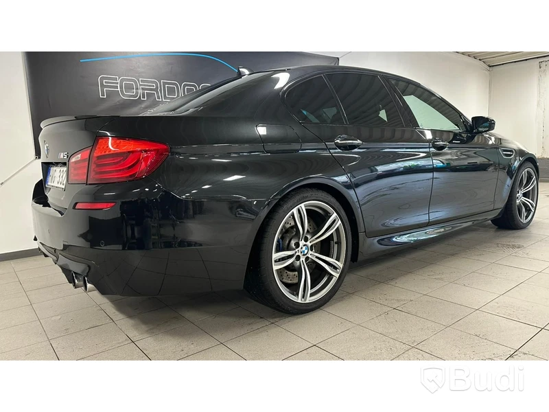 BMW M5 V8 F10 -2012 | 19472 mil | Head-up