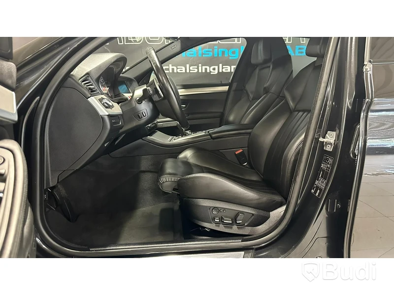 BMW M5 V8 F10 -2012 | 19472 mil | Head-up