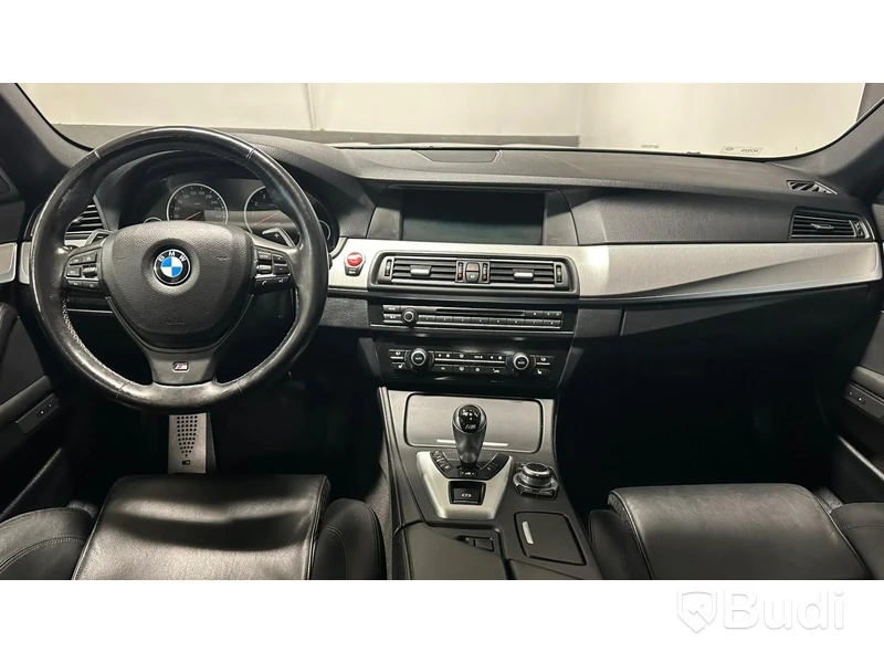 BMW M5 V8 F10 -2012 | 19472 mil | Head-up