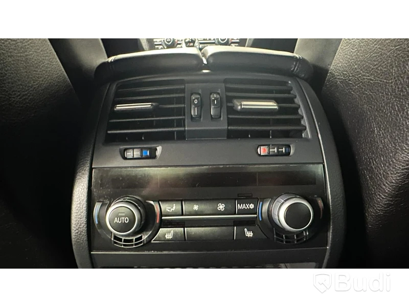 BMW M5 V8 F10 -2012 | 19472 mil | Head-up