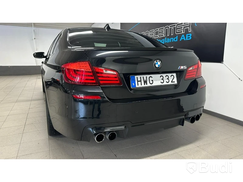 BMW M5 V8 F10 -2012 | 19472 mil | Head-up