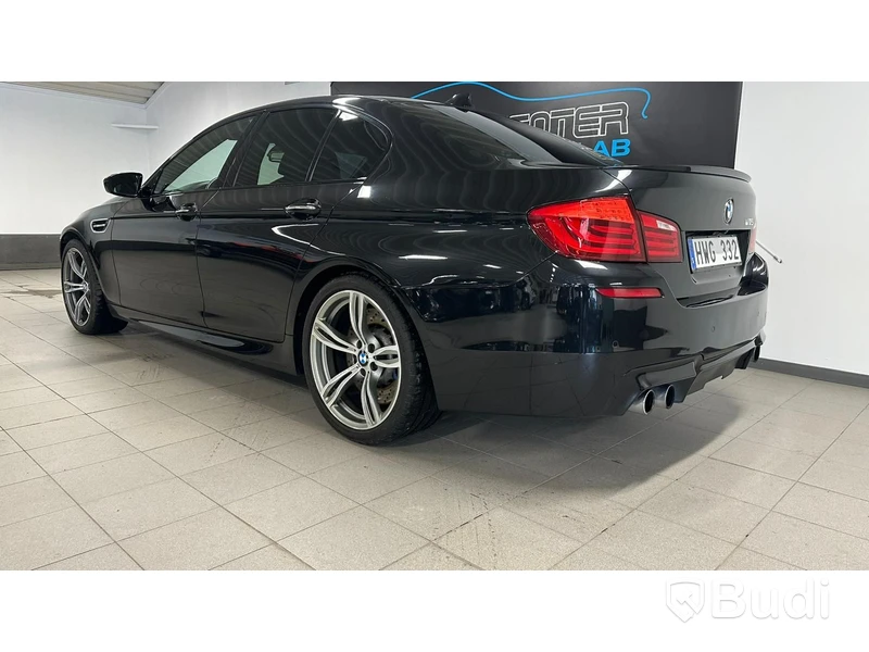 BMW M5 V8 F10 -2012 | 19472 mil | Head-up