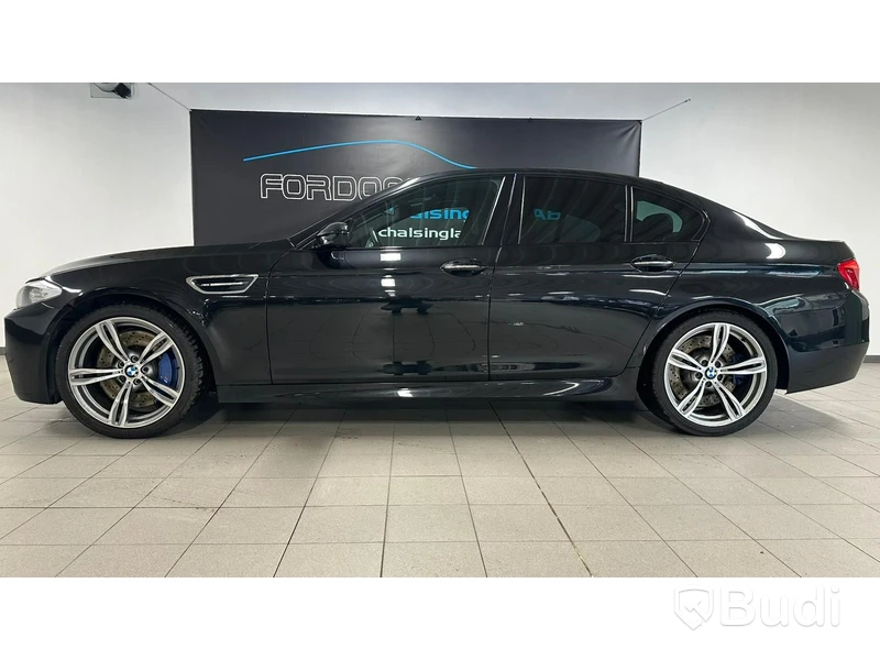 BMW M5 V8 F10 -2012 | 19472 mil | Head-up