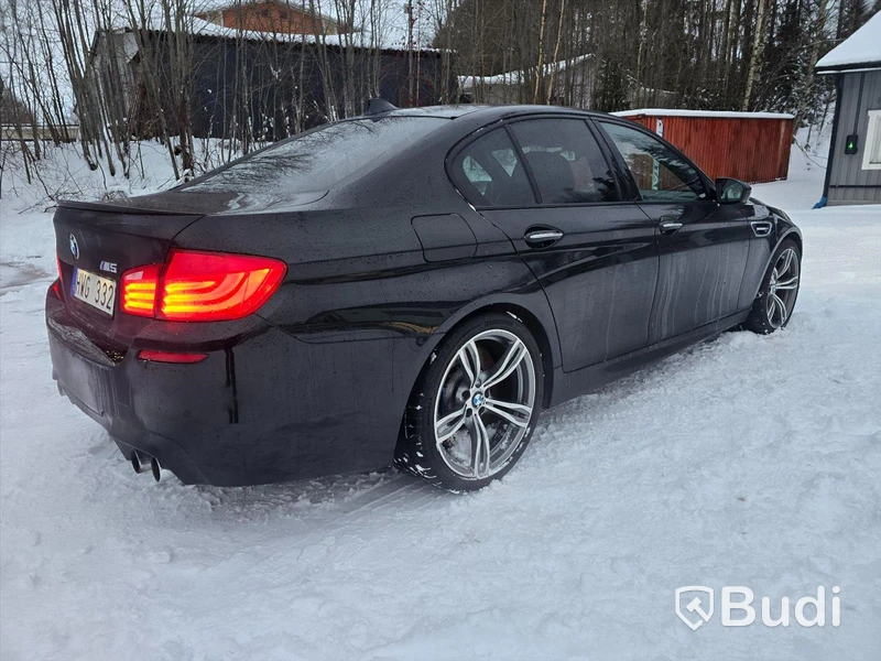 BMW M5 V8 F10 -2012 | 19472 mil | Head-up