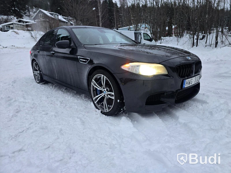 BMW M5 V8 F10 -2012 | 19472 mil | Head-up