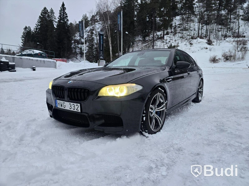 BMW M5 V8 F10 -2012 | 19472 mil | Head-up