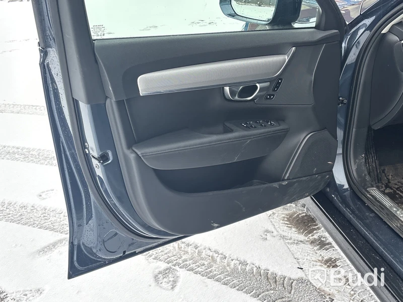 Volvo V90 Cross Country B4 AWD | 2975 mil | 2023