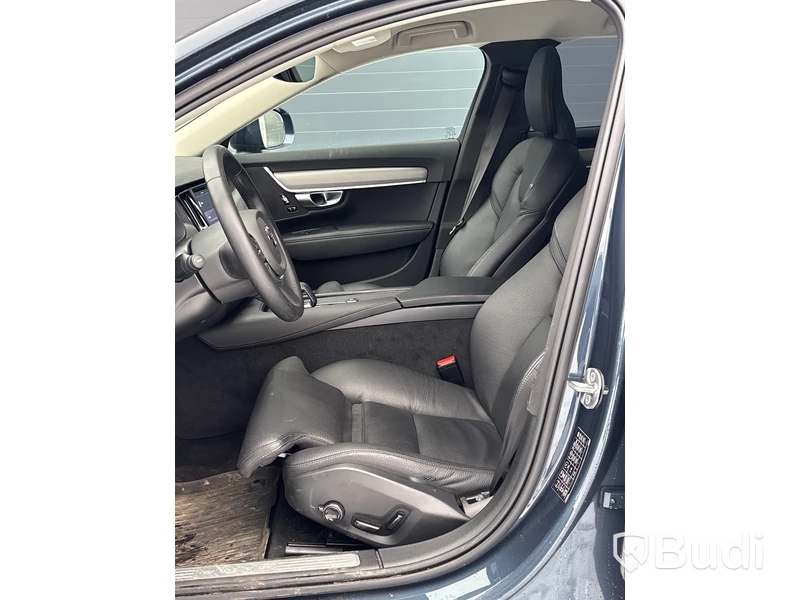 Volvo V90 Cross Country B4 AWD | 2975 mil | 2023