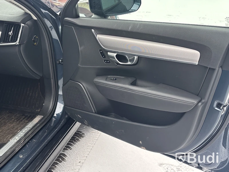 Volvo V90 Cross Country B4 AWD | 2975 mil | 2023