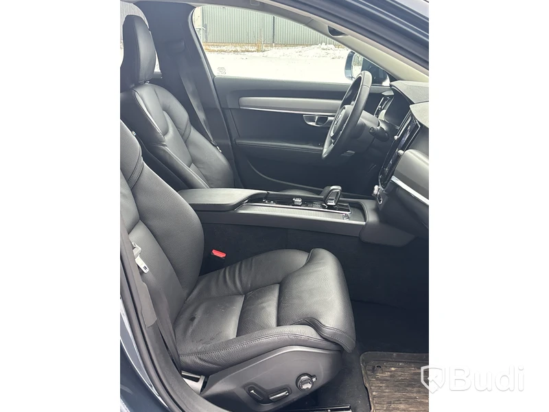 Volvo V90 Cross Country B4 AWD | 2975 mil | 2023