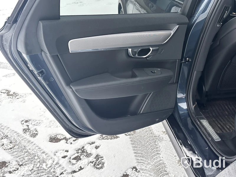 Volvo V90 Cross Country B4 AWD | 2975 mil | 2023