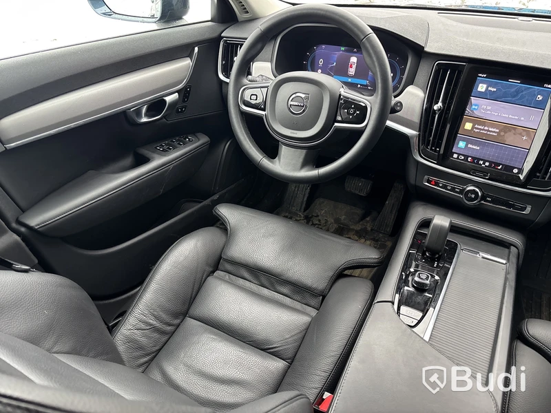 Volvo V90 Cross Country B4 AWD | 2975 mil | 2023