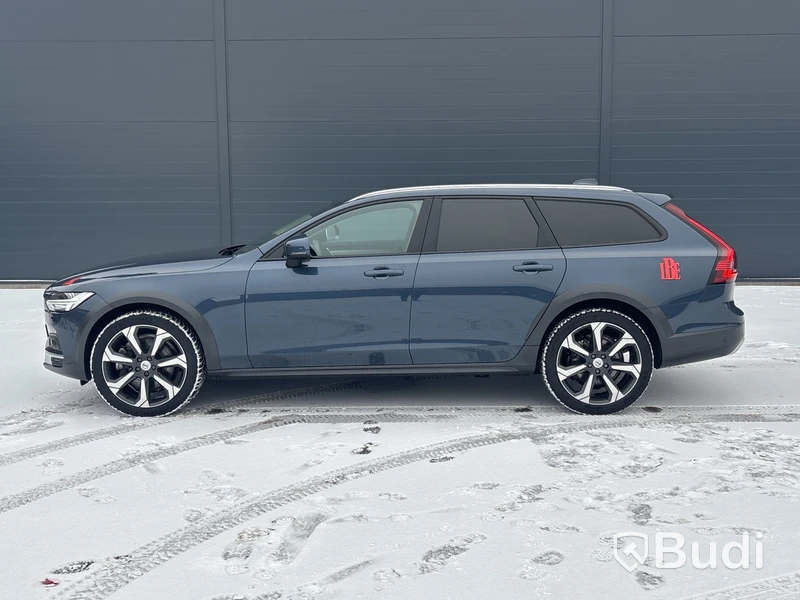 Volvo V90 Cross Country B4 AWD | 2975 mil | 2023