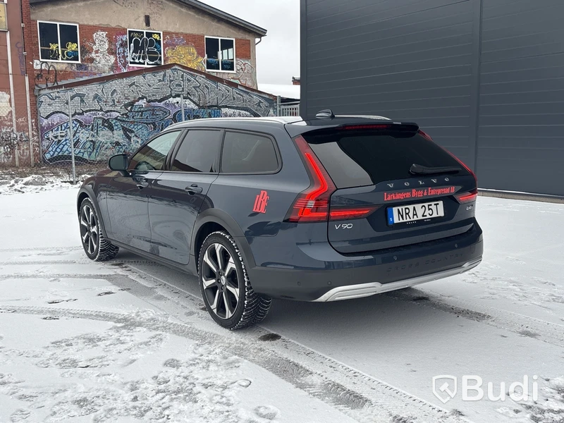 Volvo V90 Cross Country B4 AWD | 2975 mil | 2023