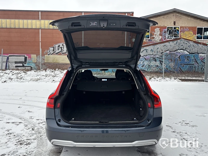 Volvo V90 Cross Country B4 AWD | 2975 mil | 2023