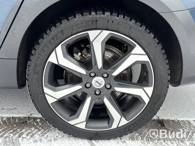 Volvo V90 Cross Country B4 AWD | 2975 mil | 2023