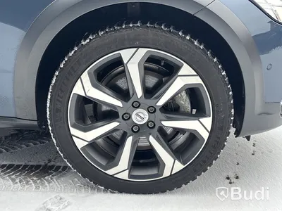 Volvo V90 Cross Country B4 AWD | 2975 mil | 2023