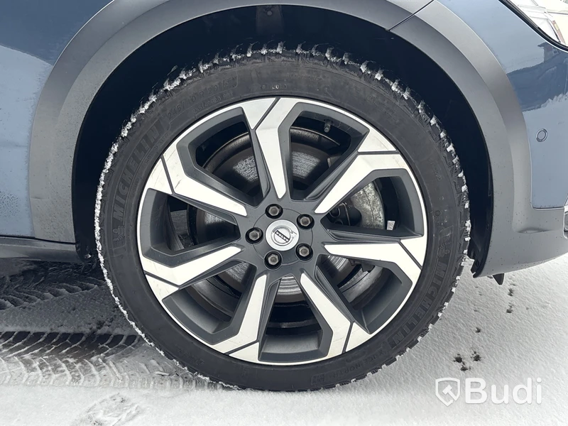 Volvo V90 Cross Country B4 AWD | 2975 mil | 2023
