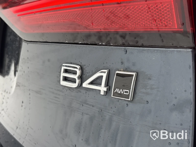 Volvo V90 Cross Country B4 AWD | 2975 mil | 2023
