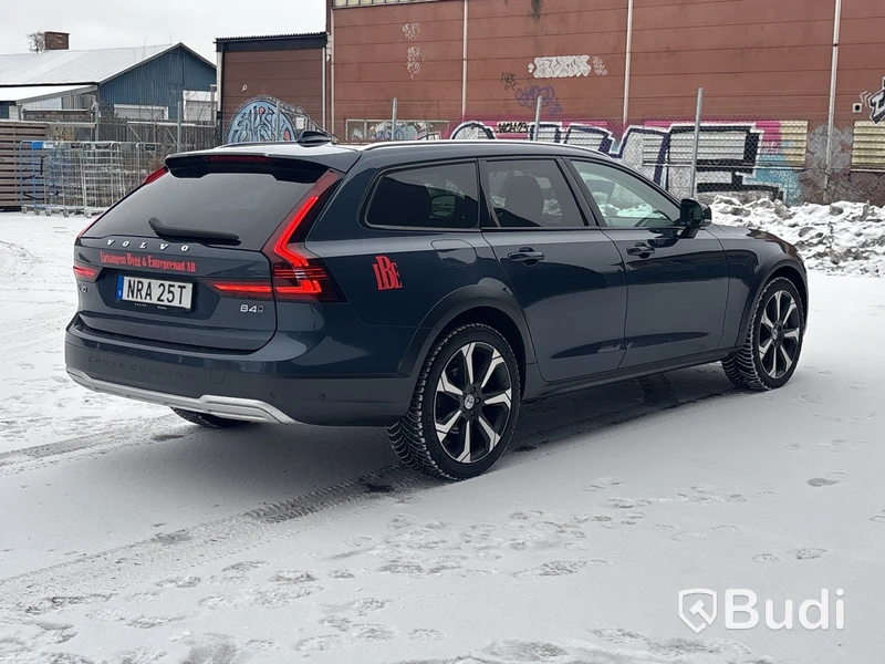 Volvo V90 Cross Country B4 AWD | 2975 mil | 2023