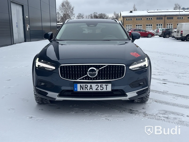 Volvo V90 Cross Country B4 AWD | 2975 mil | 2023