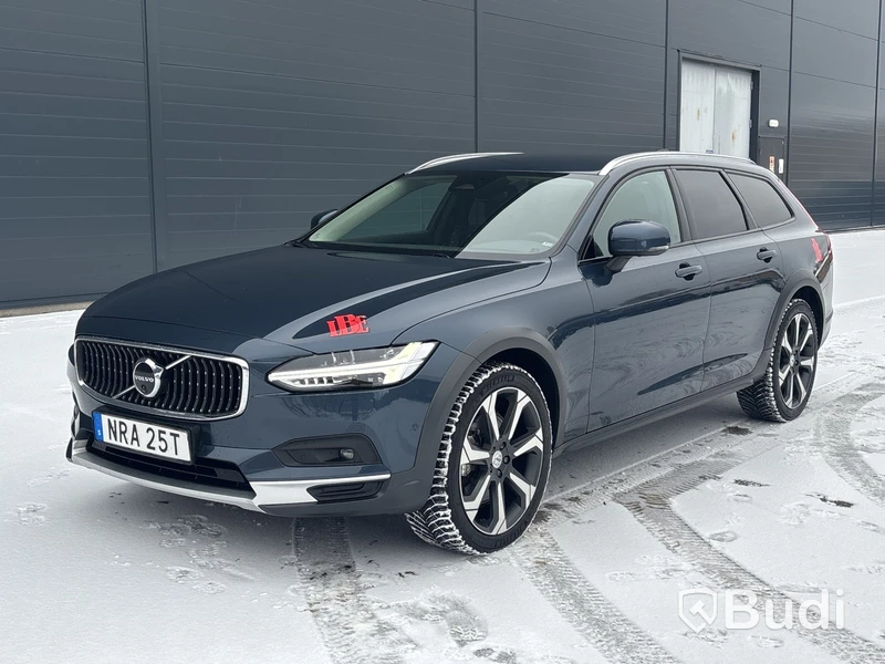 Volvo V90 Cross Country B4 AWD | 2975 mil | 2023