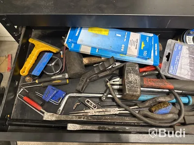 Verkstadsskåp med innehåll + övriga verktyg