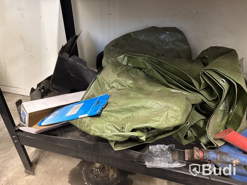 Verkstadsskåp med innehåll + övriga verktyg