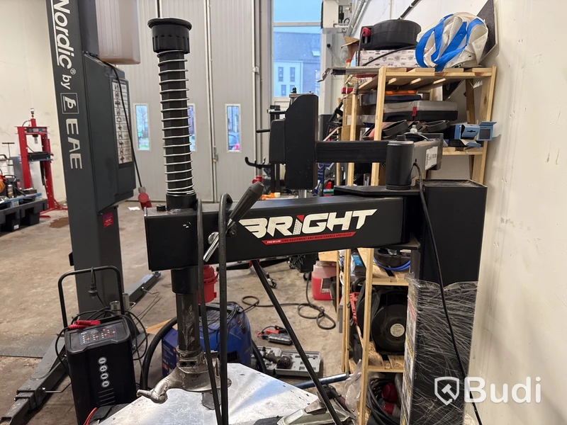 Däckkrängningsmaskin Bright BP810E | 2023