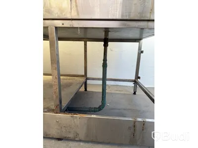 Stainless steel sink unit with perforated inserts