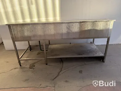 Stainless steel sink unit with perforated inserts