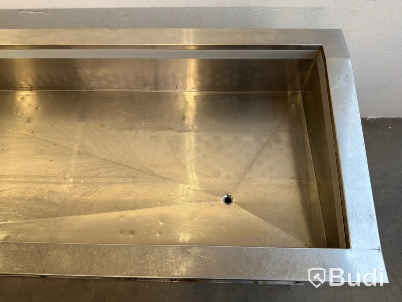 Stainless steel sink unit with perforated inserts