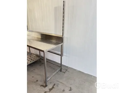 rostfri diskbänk, med stänkskydd och hylla
