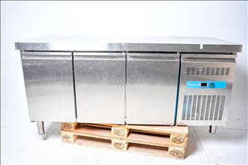 Kylbänk 3 dörrar – Köksbörsen GNH3100TN
