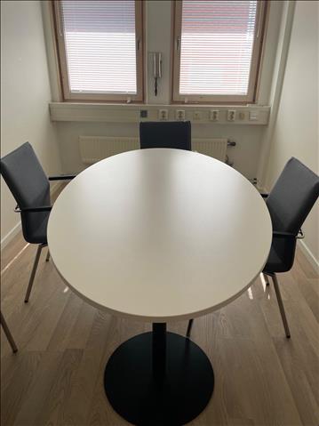 Litet konferensbord ovalt 