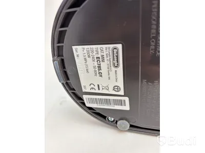 Espressomaskin Délonghi, Dedica EC685BK, svart