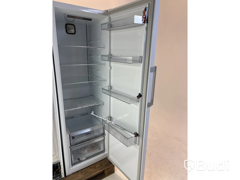 Kylskåp Grundig, GLRN 66820 W