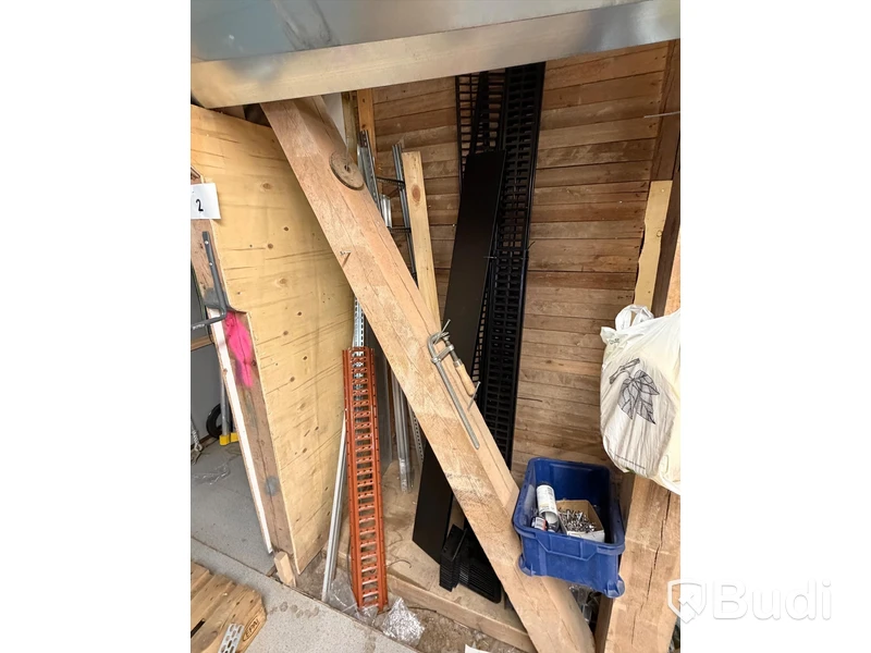 Parti diverse material för infästning och montage