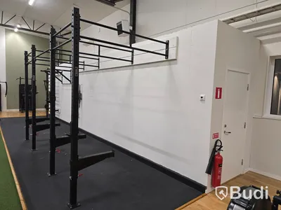 Väggmonterad dubbelrigg för utomhusbruk