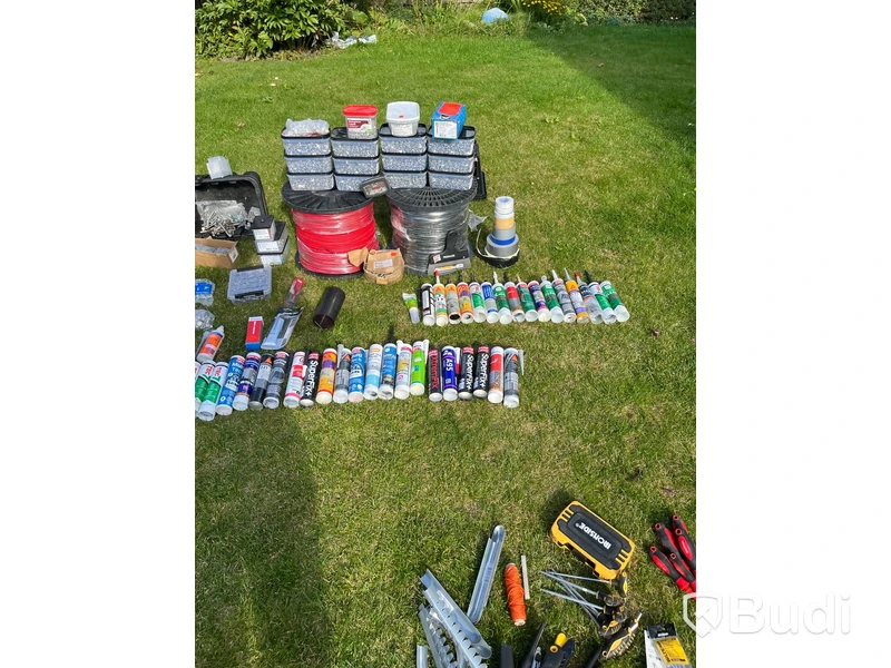 Parti med skruv, kablage, verktyg & förbrukningsmaterial m.m. (Solcellsföretag)