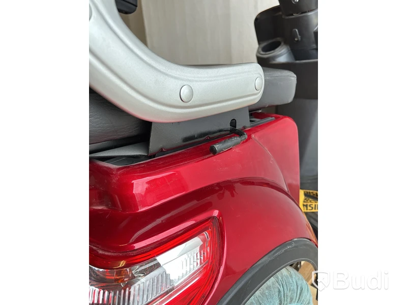 Promenadscooter, röd/svart - RESERVDELSOBJEKT