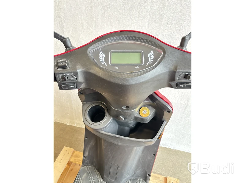 Promenadscooter, röd/svart - RESERVDELSOBJEKT