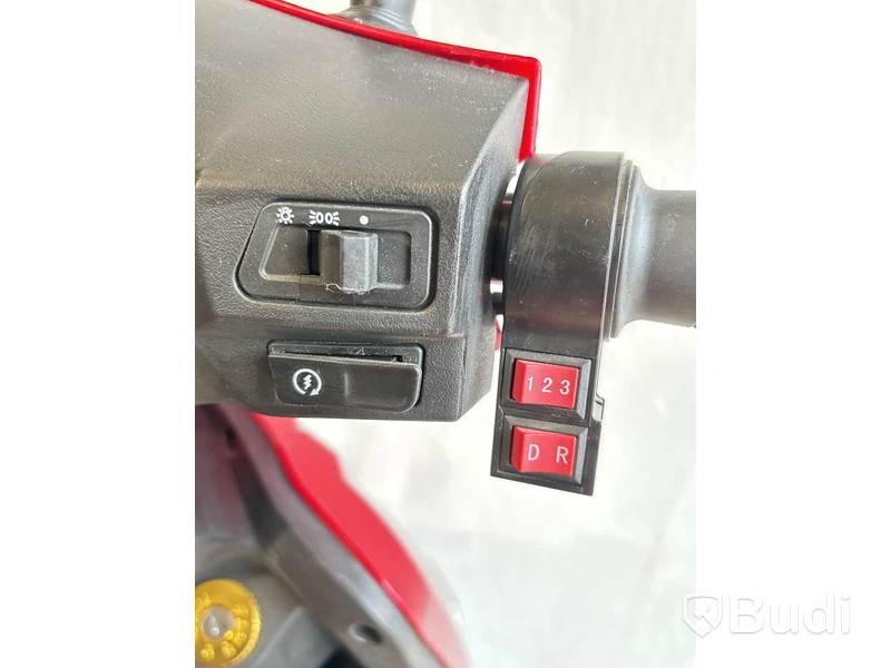 Promenadscooter, röd/svart - RESERVDELSOBJEKT