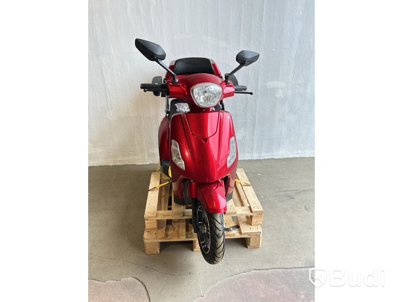 Promenadscooter, röd/svart - RESERVDELSOBJEKT