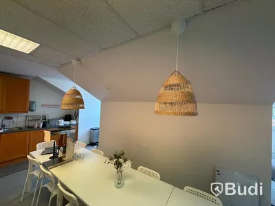 Köksbord, stolar, porslin m.m.