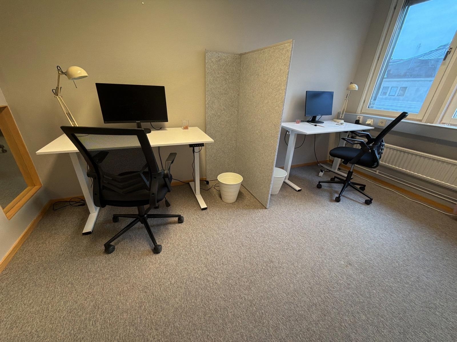2 st kontorsplatser