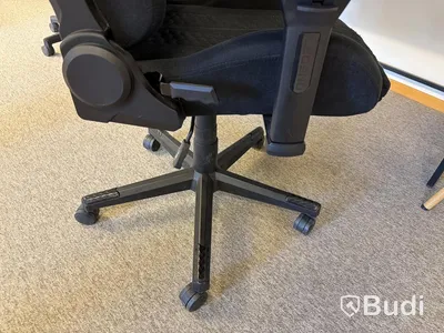 Kontorsstolar och bord
