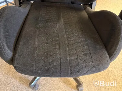 Kontorsstolar och bord