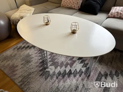 Divansoffa, bord m.m.