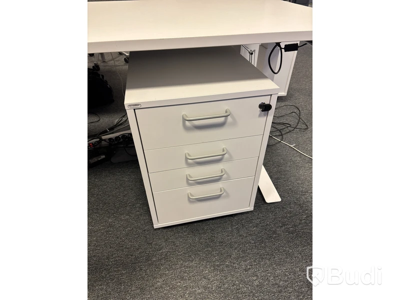 Höj_ och sänkbart skrivbord Ikea inkl. hurts Edsbyn samt kontorsstol